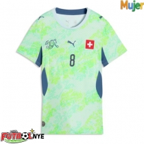Camiseta Suiza Remo Freuler #8 Visitante Equipación para mujer Mundial 2026 manga corta